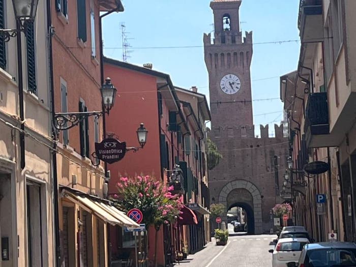 Casa con 6 locali in vendita in Via Camillo Benso di Cavour, Centro, Castel San Pietro Terme