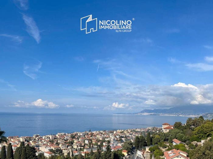 Casa con 6 locali in vendita in Via degli Inglesi, Zona Collinare, Bordighera