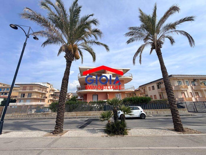 Appartamento quadrilocale in vendita in Lungomare Amerigo Vespucci, Mondragone