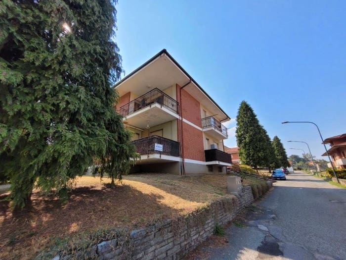 Appartamento quadrilocale in vendita in Via San Martino, Centro, Barge