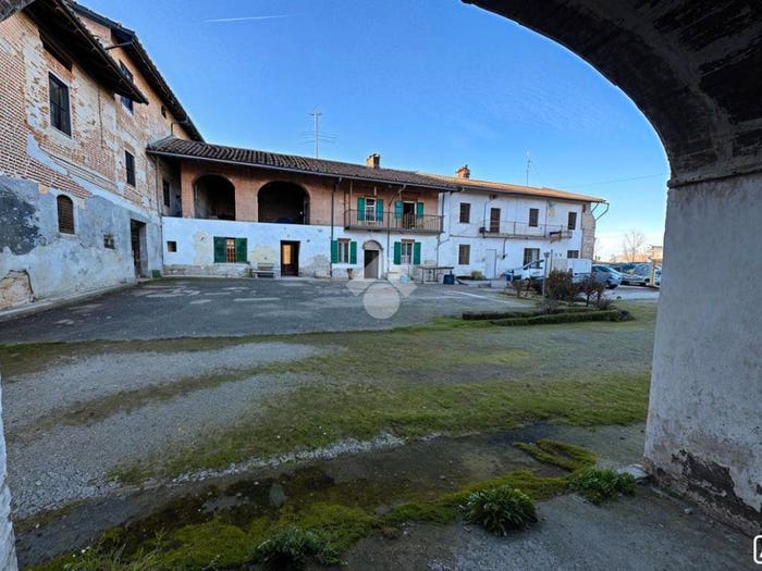 Casa quadrilocale in vendita in Via Monterizzolo, Villamiroglio