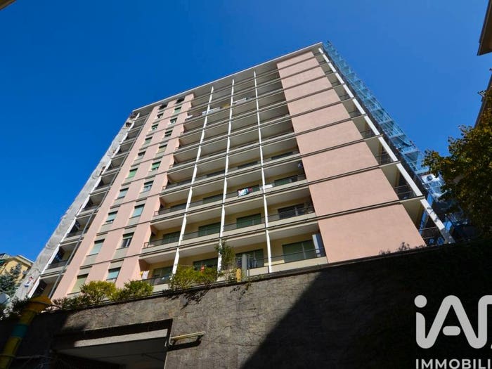 Appartamento quadrilocale in vendita in Via Pierino Negrotto Cambiaso, Rivarolo, Genova
