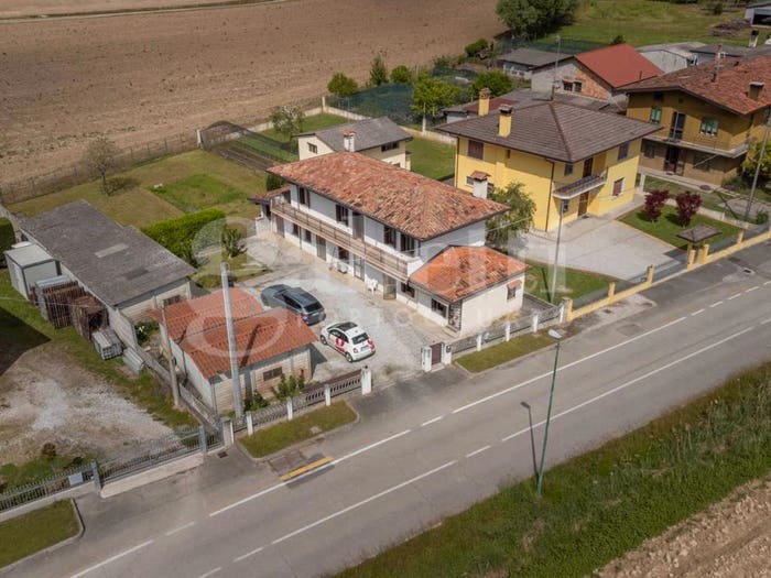 Casa quadrilocale in vendita in Via Parz, Centro, Teglio Veneto