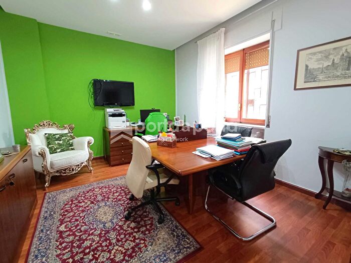 Appartamento trilocale in vendita in Via Raffaele Caravaglios, Caserta