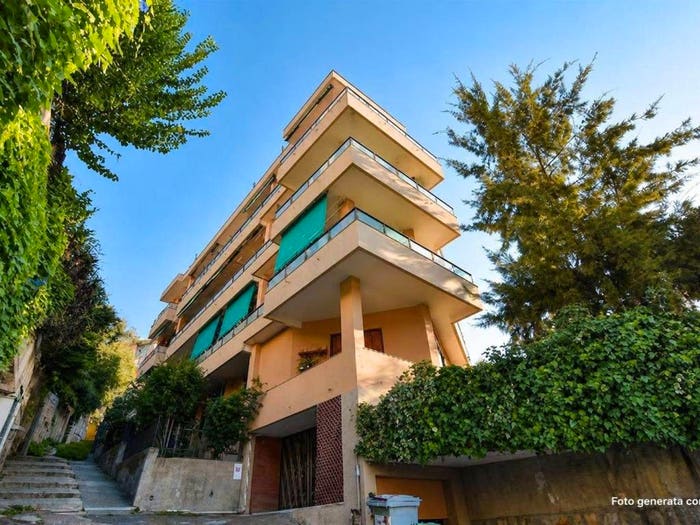 Appartamento trilocale in vendita in Porto Maurizio, Imperia