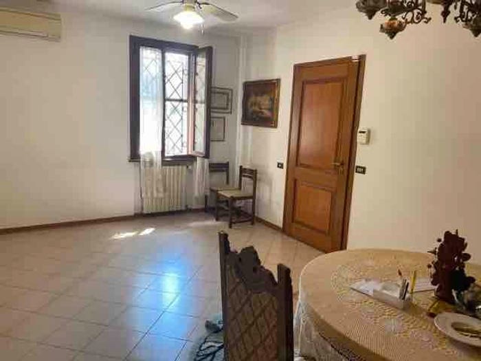 Casa con 6 locali in vendita in Martorano Ronta, Cesena