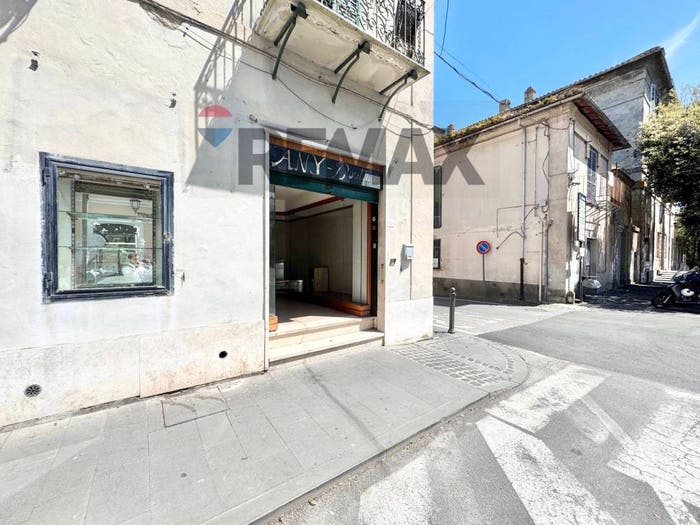 Appartamento trilocale in vendita in corso Vittorio Emanuele, Manziana