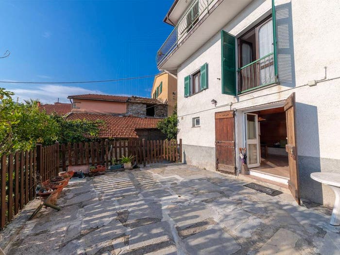 Casa con 6 locali in vendita in Via Selaschi, Leivi