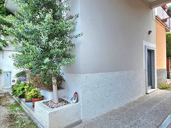 Casa con 6 locali in vendita in Centro, Parabiago