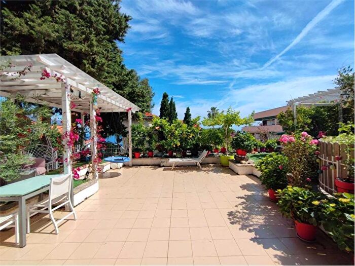 Appartamento trilocale in vendita in Foce Semeria, Sanremo