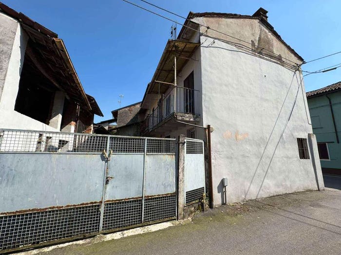 Casa trilocale in vendita in Via Camillo Benso di Cavour, Centro, Sartirana Lomellina