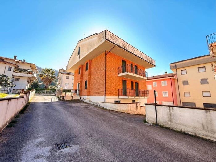 Casa quadrilocale in vendita in via giuseppe mazzini, Antrodoco