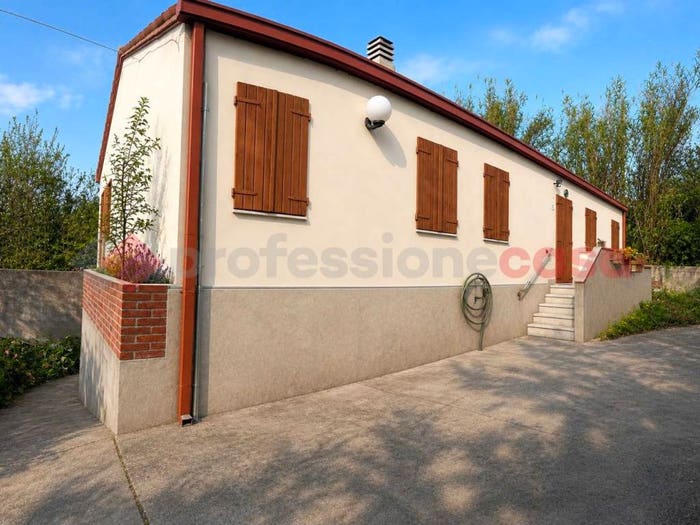 Casa trilocale in vendita in Via Casella SNC, Zona Manfredini Rivadolmo Pesare, Este