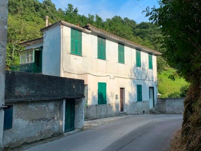Appartamento con 6 locali in vendita in Via SS nome di Gesù A, Ferriera Pontasso, Ceranesi