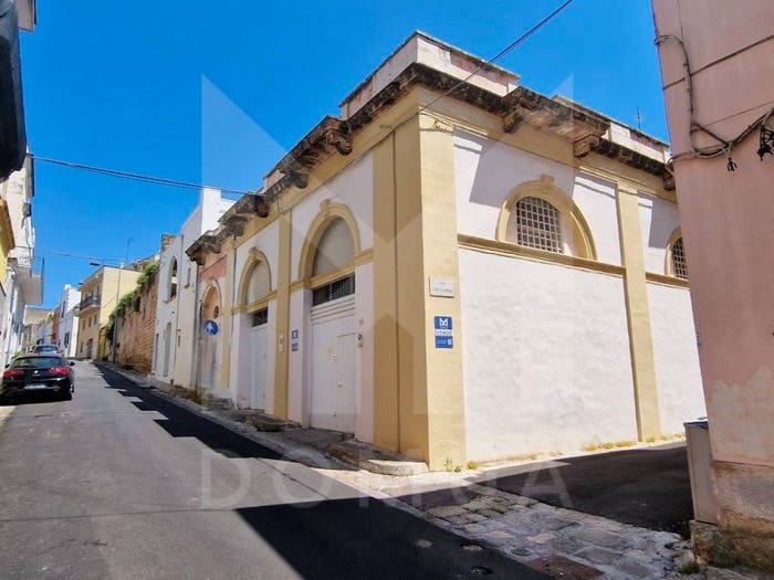 Appartamento in vendita in Via Bartolo Ravenna, Centro, Parabita