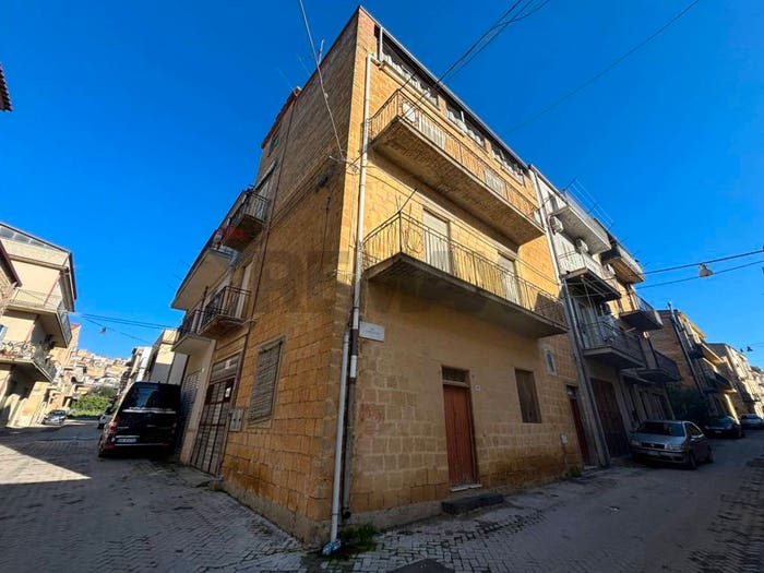 Casa quadrilocale in vendita in via fabio filzi, Pietraperzia