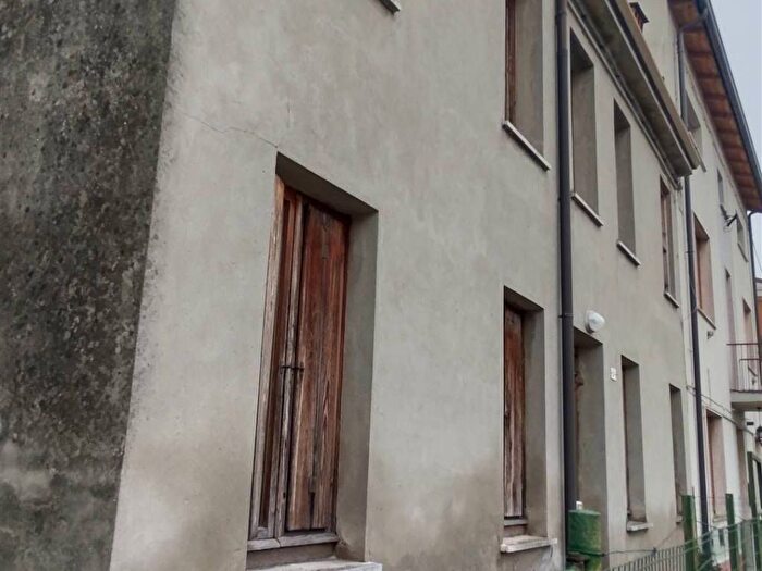 Casa con 6 locali in vendita in Centro, Quistello