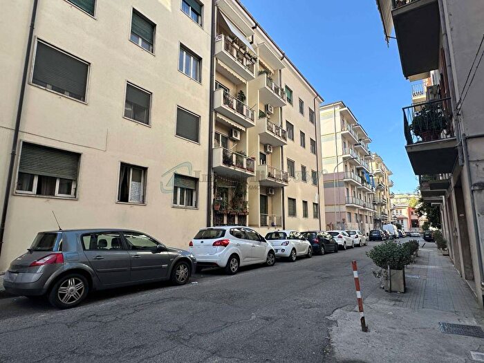 Appartamento quadrilocale in vendita in Via Domenico Frugiuele, Centro, Cosenza