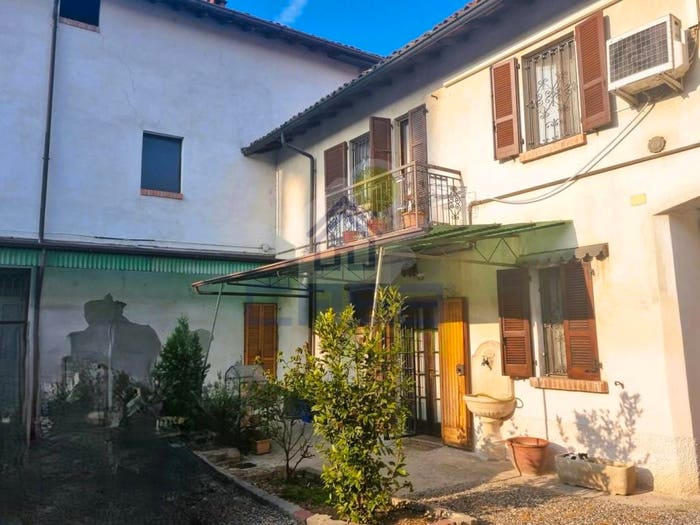 Appartamento trilocale in vendita in Via Vittorio Veneto, Centro, Brembio