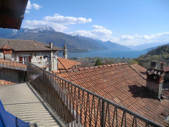 Appartamento trilocale in vendita in Località Ronchi, Gravedona, Gravedona ed Uniti