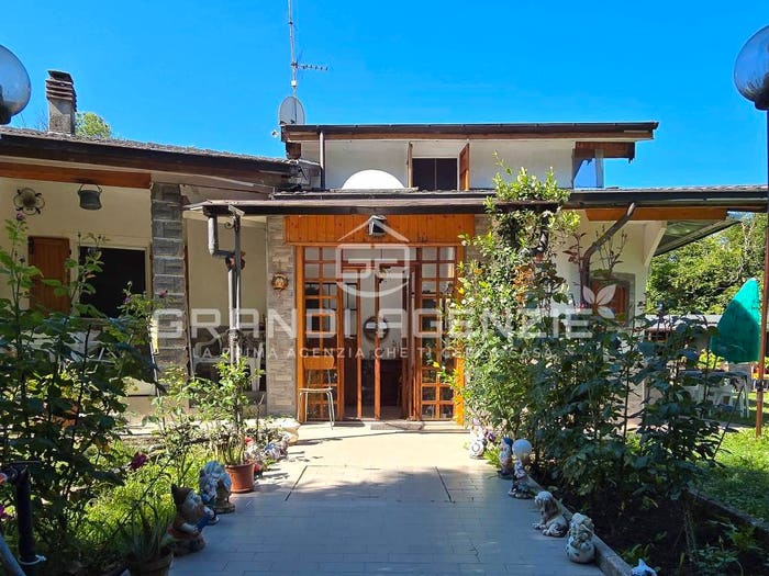 Casa quadrilocale in vendita in Roccaprebalza, Berceto