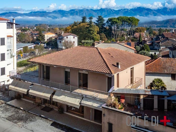 Appartamento quadrilocale in vendita in Via della Repubblica, Centro, Contigliano