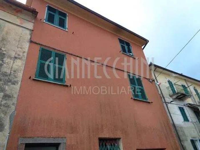 Appartamento bilocale in vendita in Via Delle Polle, Biassa, La Spezia