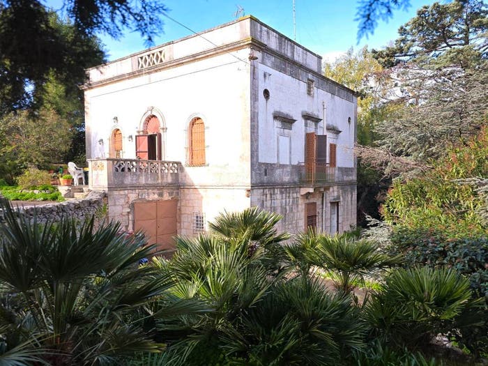 Casa quadrilocale in vendita in Via Pietro De Laurentis, Via Pola Via Papa Giovanni XXIII, Ostuni