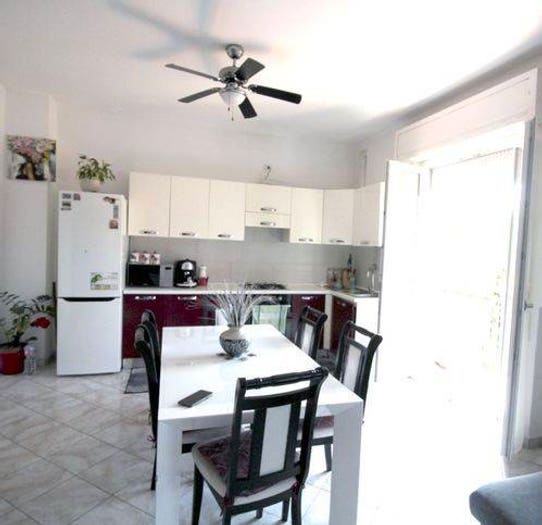 Appartamento con 5 locali in vendita in Via John Fitzgerald Kennedy, Centro, Fermignano