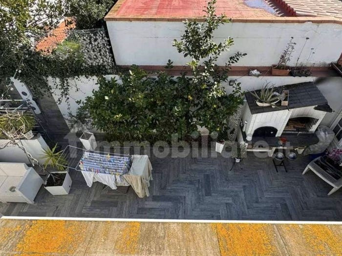 Casa quadrilocale in vendita in Via del Mare, Ardenza, Livorno