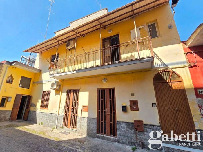 Casa quadrilocale in vendita in Via Roma, Centro, Pomigliano d'Arco