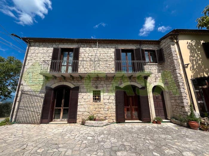 Casa con 5 locali in vendita in Contrada Croce Santa Maria, Isernia