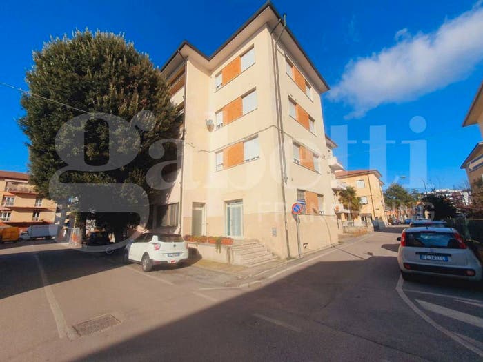 Appartamento bilocale in vendita in VIA MARTIRI UNGHERESI, Bastia, Bastia Umbra