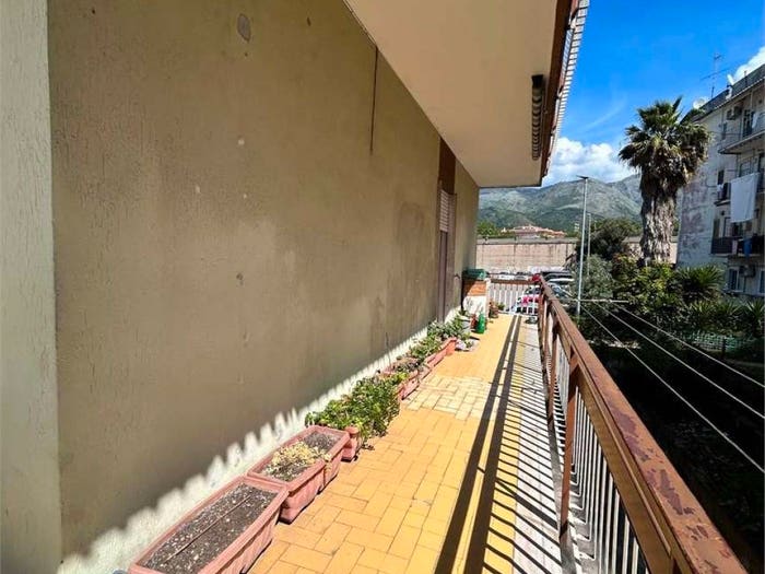 Appartamento con 5 locali in vendita in VIA PALAZZO, Centro, Formia