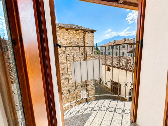 Appartamento trilocale in vendita in Via San Giovanni, Centro, Domaso