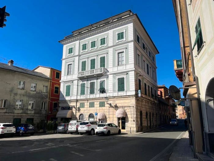 Appartamento quadrilocale in vendita in PIAZZA GIUSEPPE GARIBALDI, Centro, Cicagna