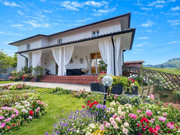 Casa con 6 locali in vendita in Pianazza, Montescano