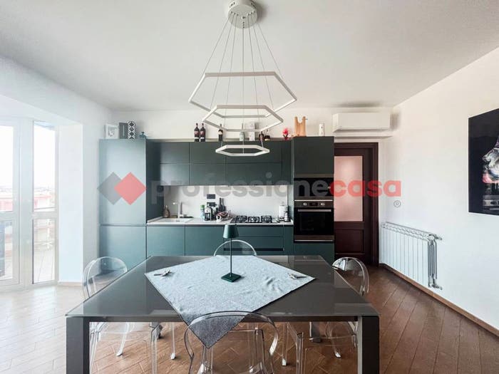 Appartamento quadrilocale in vendita in Via Mariano Maio, Centro, Milazzo