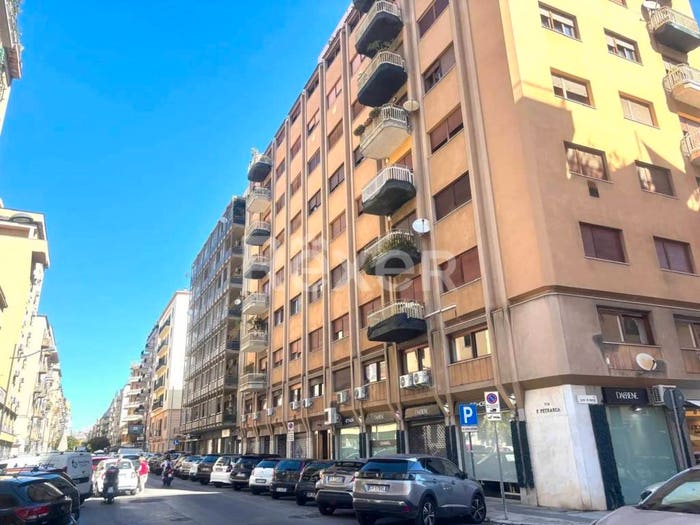 Appartamento con 6 locali in vendita in Via F Petrarca, Libertà Villabianca, Palermo