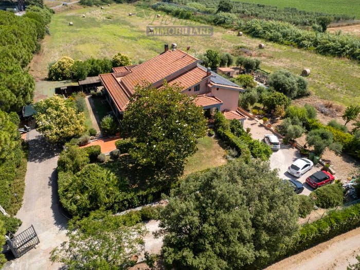 Casa con 6 locali in vendita in Via dei Pini, Montalto di Castro