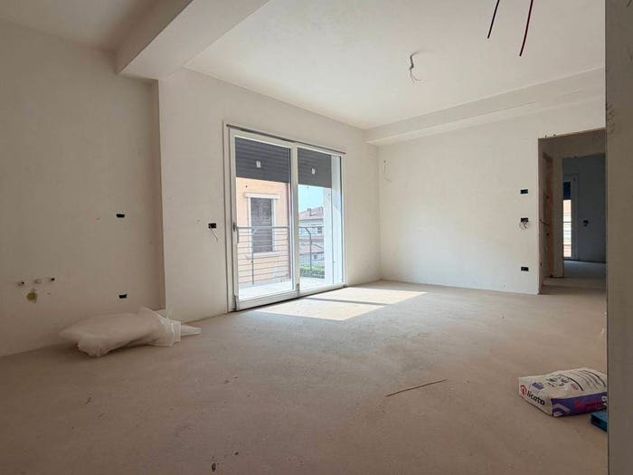 Appartamento trilocale in vendita in Viale Italia, Vighizzolo Cascina Varenna, Cantù