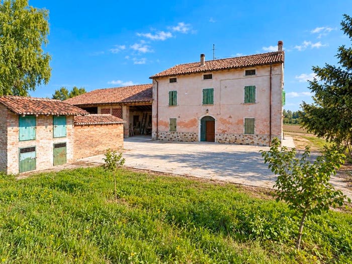 Casa con 6 locali in vendita in Via Cristoforo Colombo, Aquilone, Goito