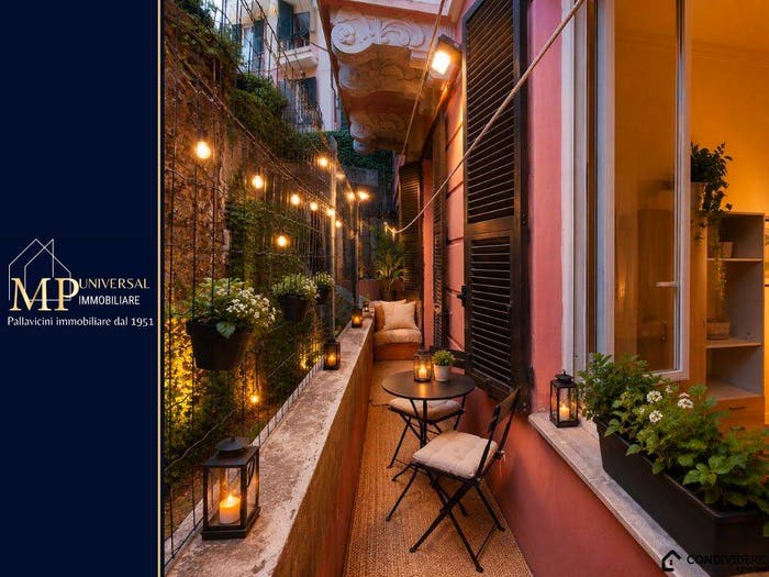 Appartamento trilocale in vendita in Corso Magenta, Castelletto, Genova