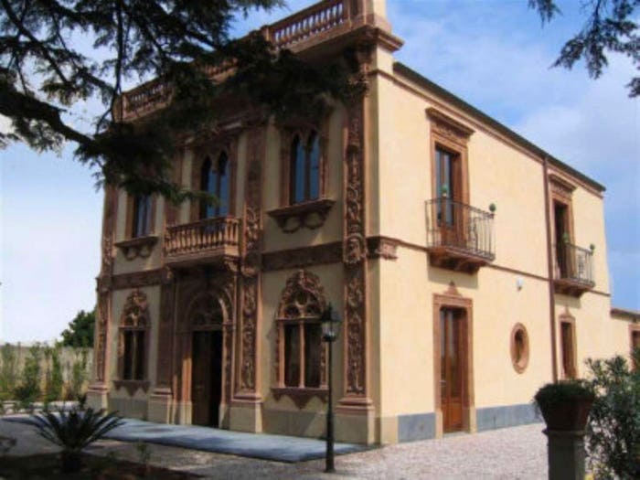 Casa con 6 locali in vendita in via Sebastiano Foti, Centro, Caltagirone