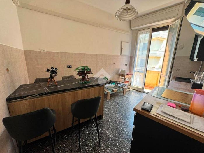 Appartamento trilocale in vendita in Via Antonio Caveri, Sampierdarena, Genova