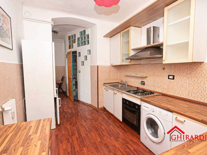 Appartamento quadrilocale in vendita in Via Chiaravagna, Sestri Ponente, Genova