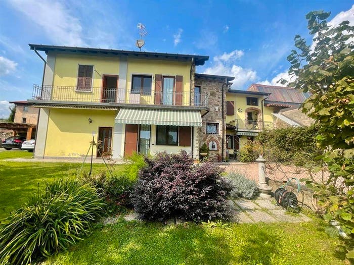 Casa con 6 locali in vendita in Via Mazzini, Lozza