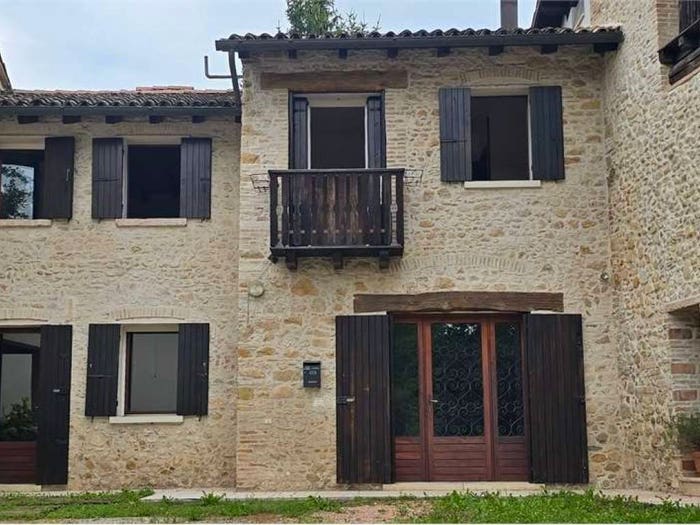 Appartamento quadrilocale in vendita in rossato, Centro, Castelcucco