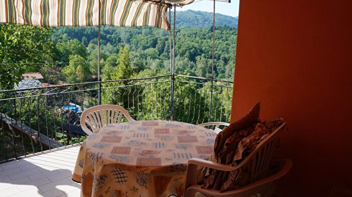 Casa con 6 locali in vendita in Careggine Lu, Careggine