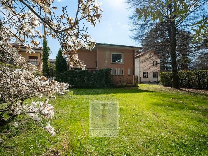 Appartamento quadrilocale in vendita in via mazzini, Centro, Calolziocorte